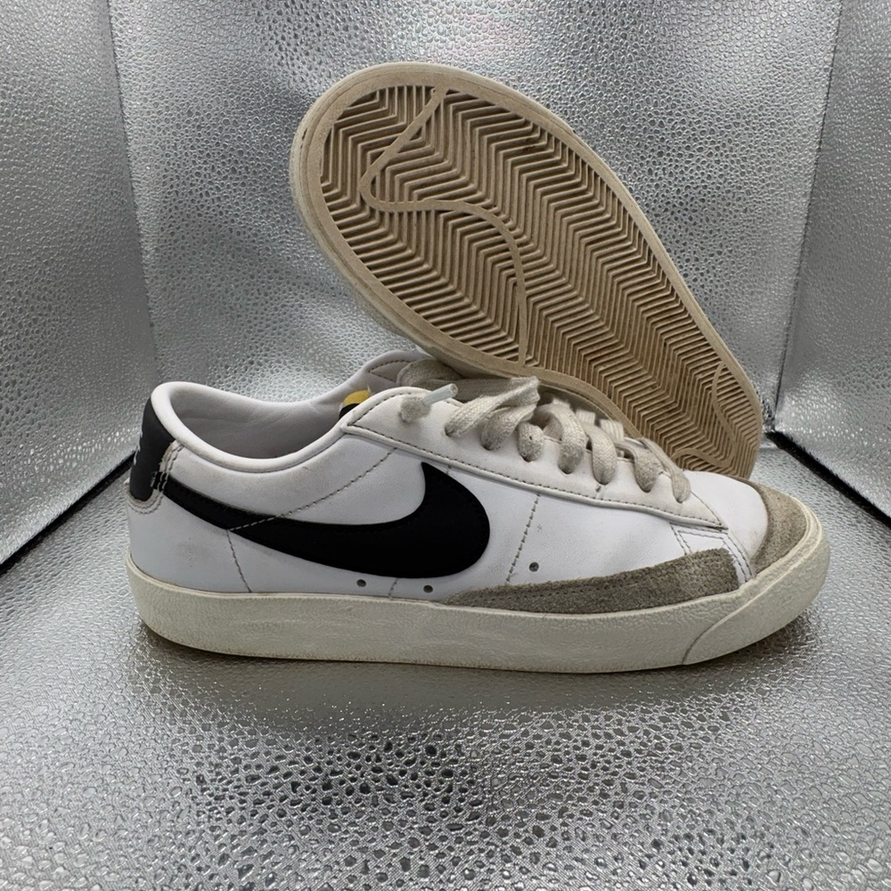 Nike Womens Blazer Low 77 DC4769-102 White Casual Shoes Sneakers Size 8